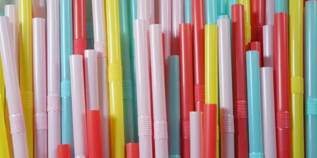 plastic straws